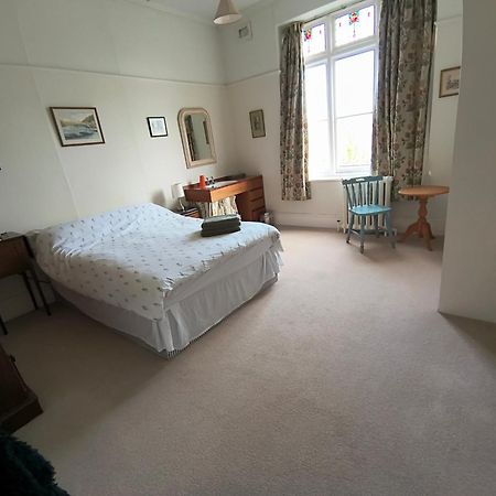 Tranquil Getaway Near Brecon Beacons Apartment Llandovery Exterior photo