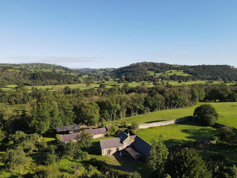 Tranquil Getaway On Edge Of The Brecon Beacons Apartment Llandovery Exterior photo